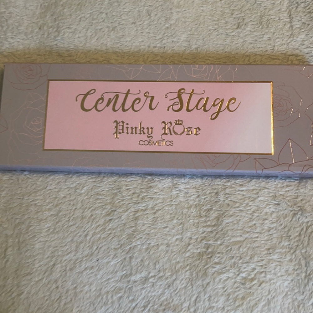 Pinky Rose Center Stage eyeshadow palette
